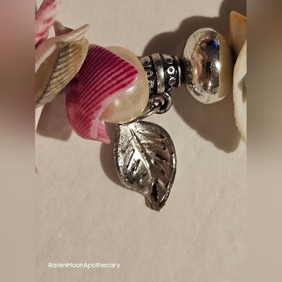 Sea Shell Expandable Bracelet with Charms - Picture 6 of 9